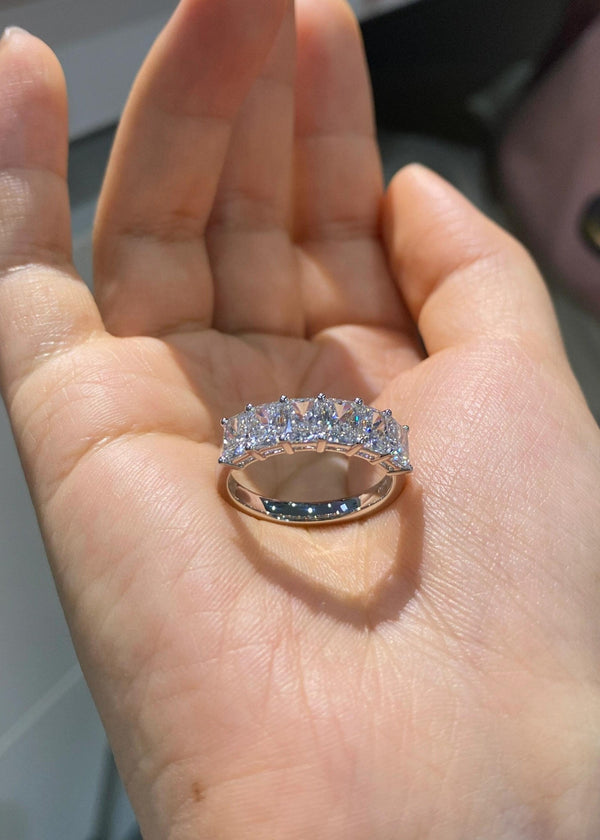 Aiminia Jewelry