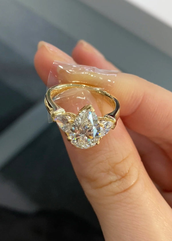 Aiminia Jewelry