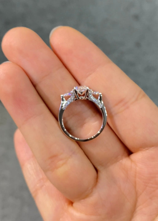 Aiminia Jewelry